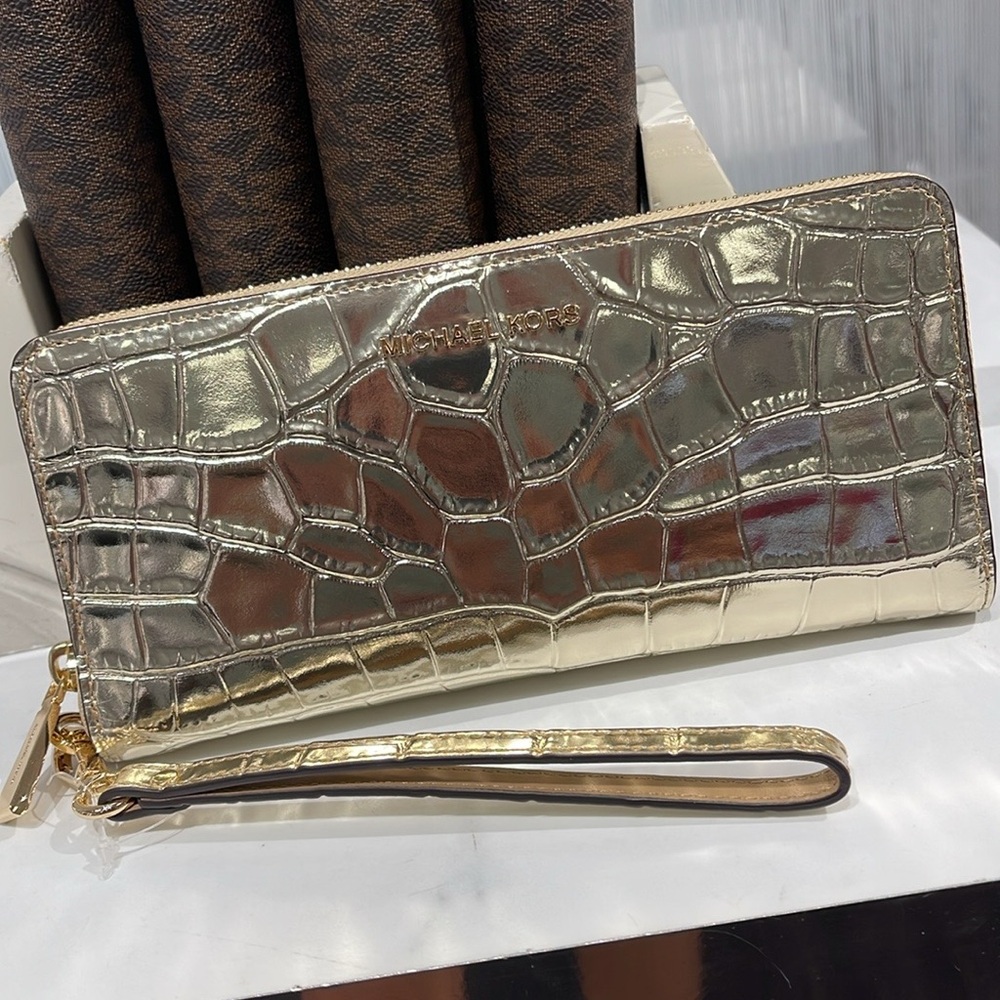 Michael Kors JtSet Travel Metallic Crocodile Embossed Leather Continental Wallet